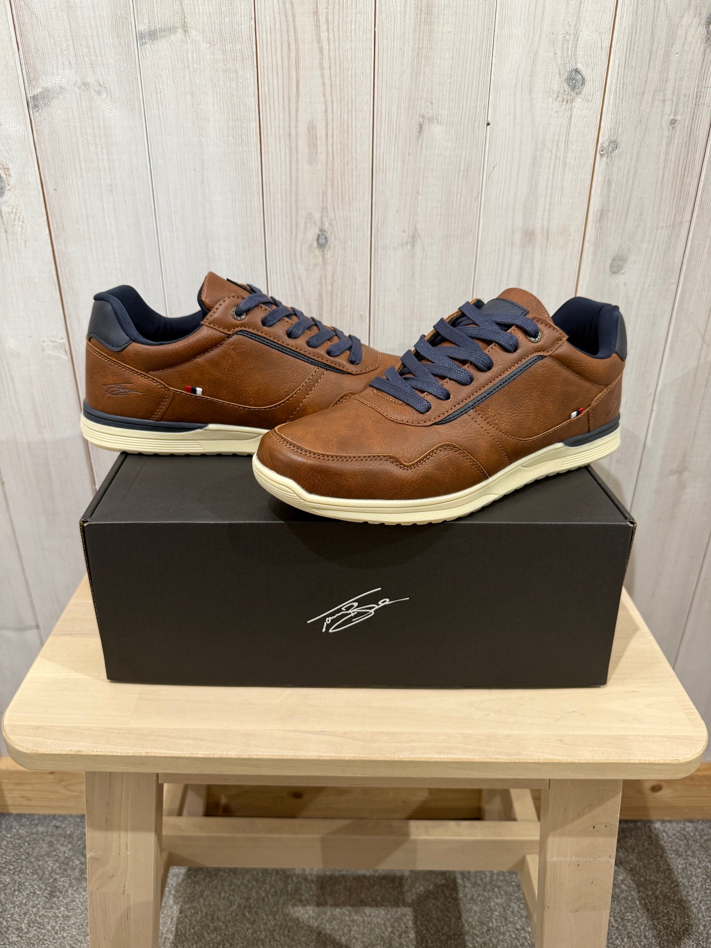 Non leather trainer