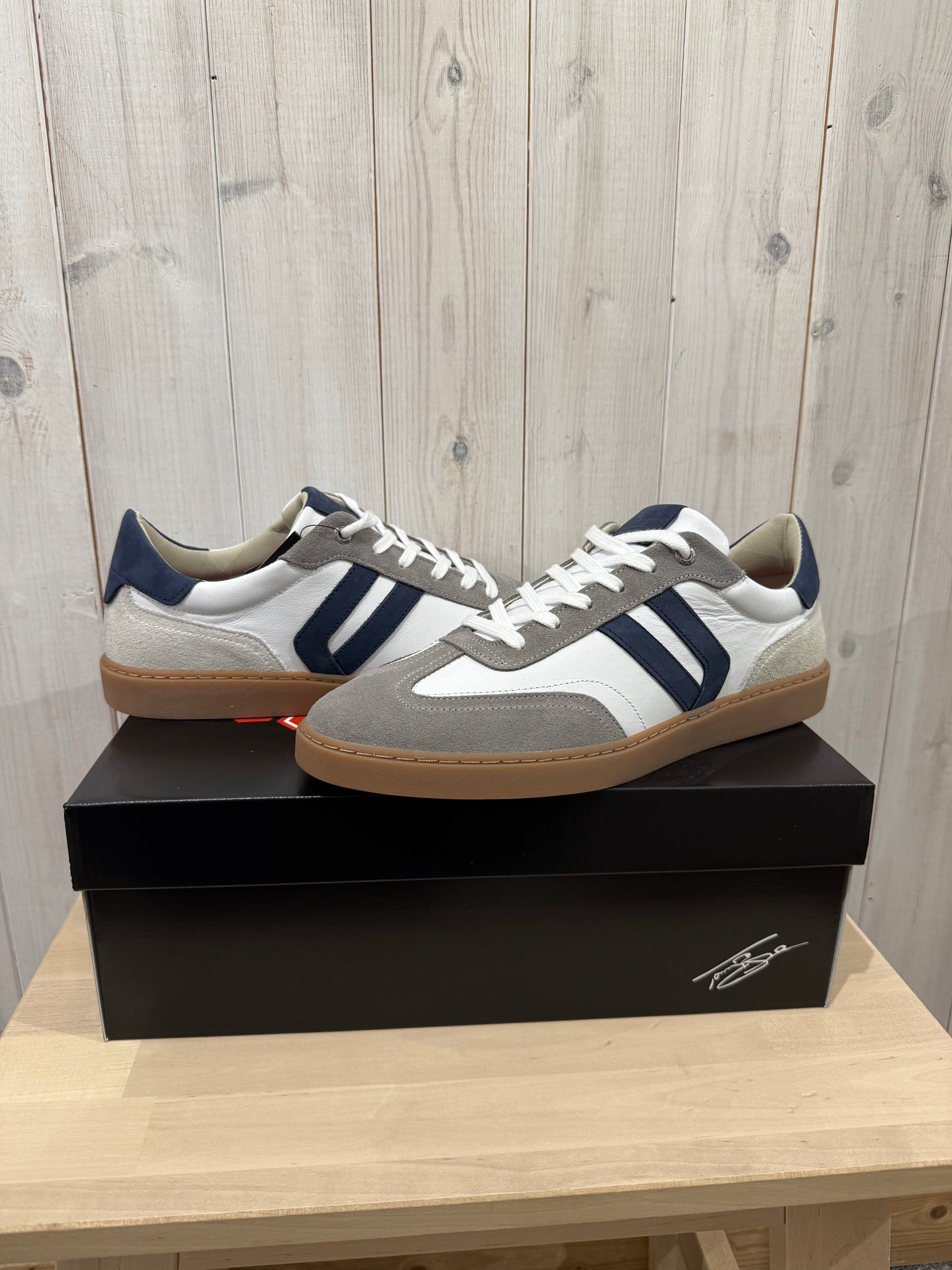 Tommy Bowe leather trainer