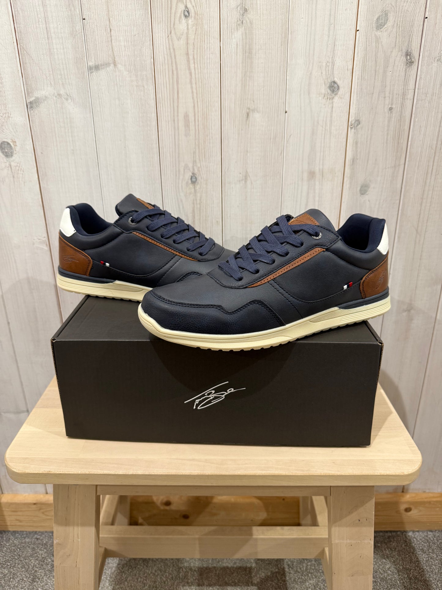 Non leather trainer